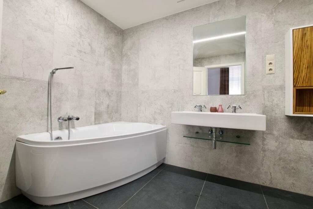 Premium Apartment By Hi5 - Best Ever Budapest Kültér fotó